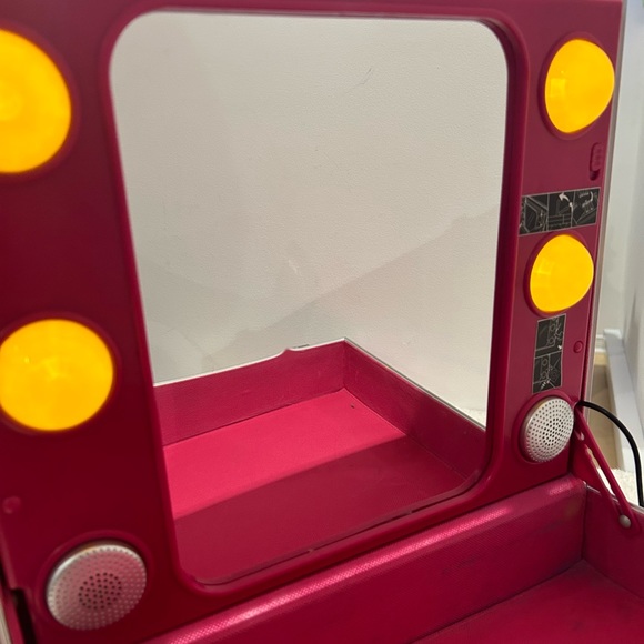 Vintage Toys R Us Light-Up Make up Case with built in speaker - Picture 2 of 14